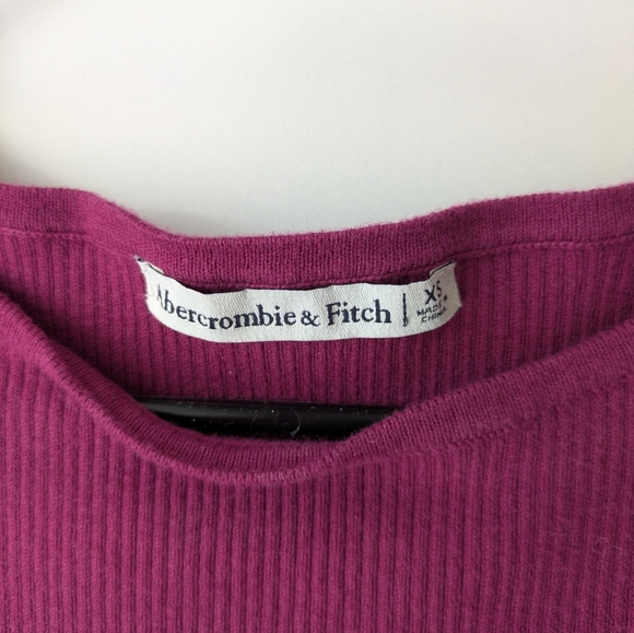 A&F Ribbed Button Top - Picture 3 of 3